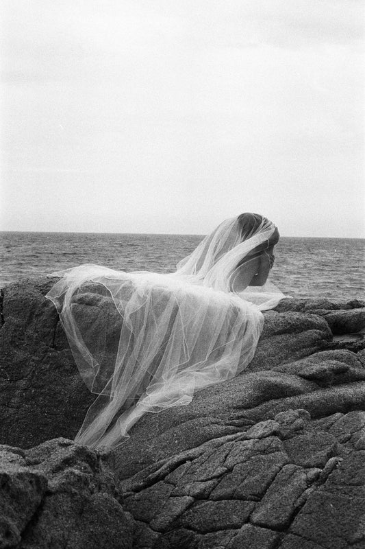 I am a serenade to the sea