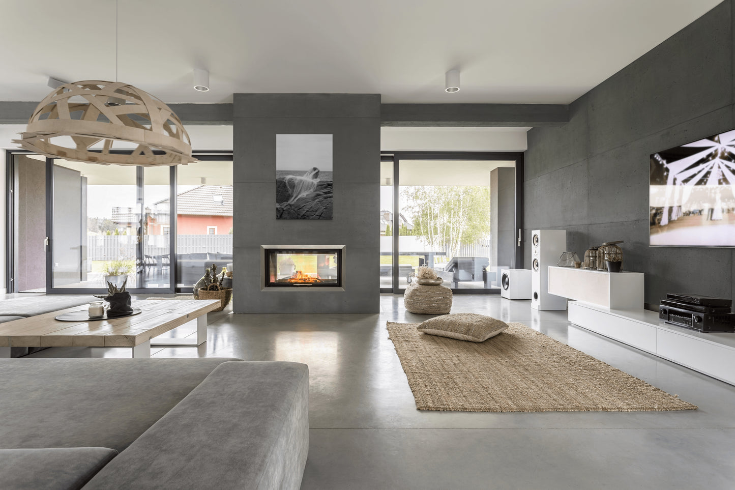 I am a serenade to the sea